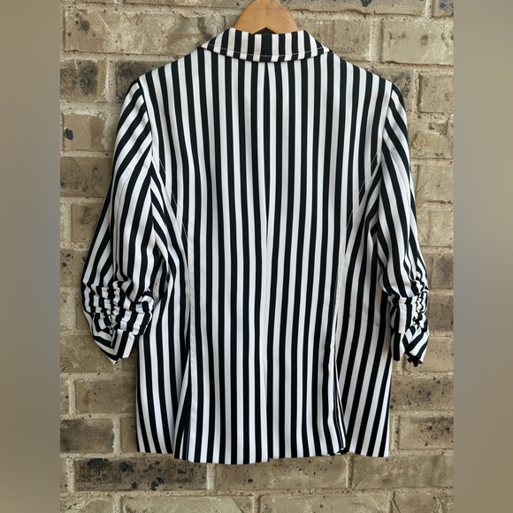 Karen Kane Black and White Striped Blazer Size Medium - Picture 7 of 8